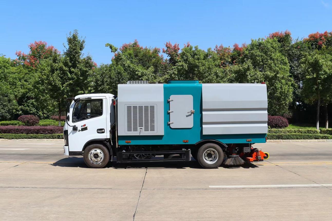 新款東風(fēng)小多利卡1方水4方塵吸塵車圖片2