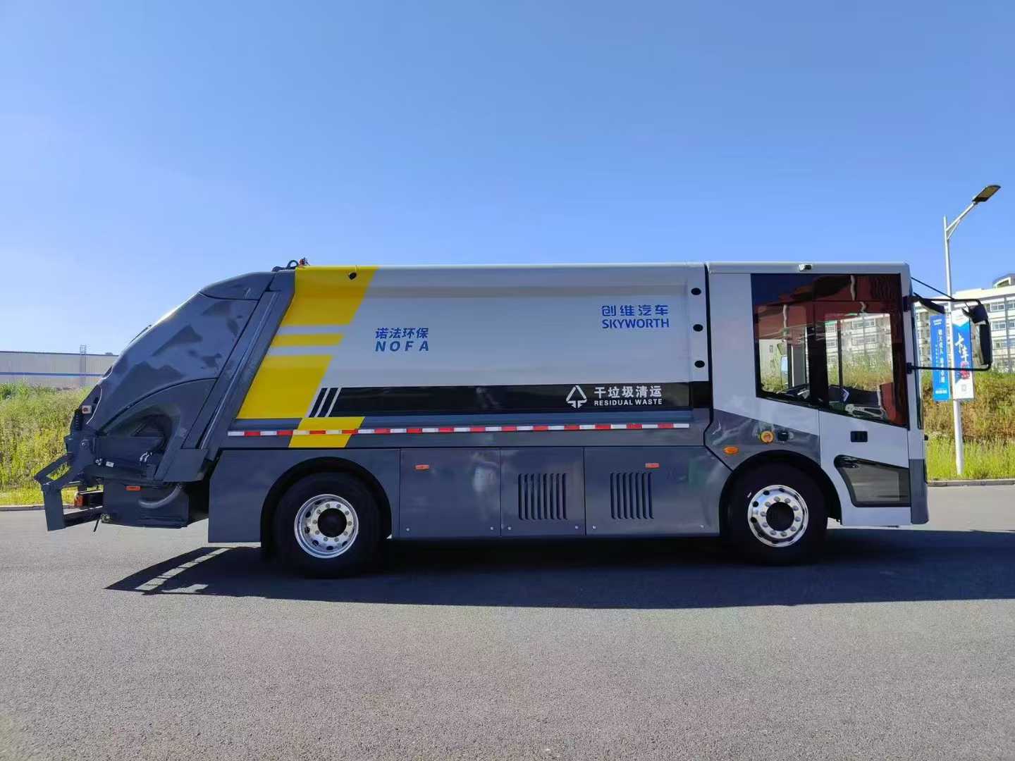 創(chuàng)維18噸純電動(dòng)壓縮式垃圾運(yùn)輸車(chē)圖片3