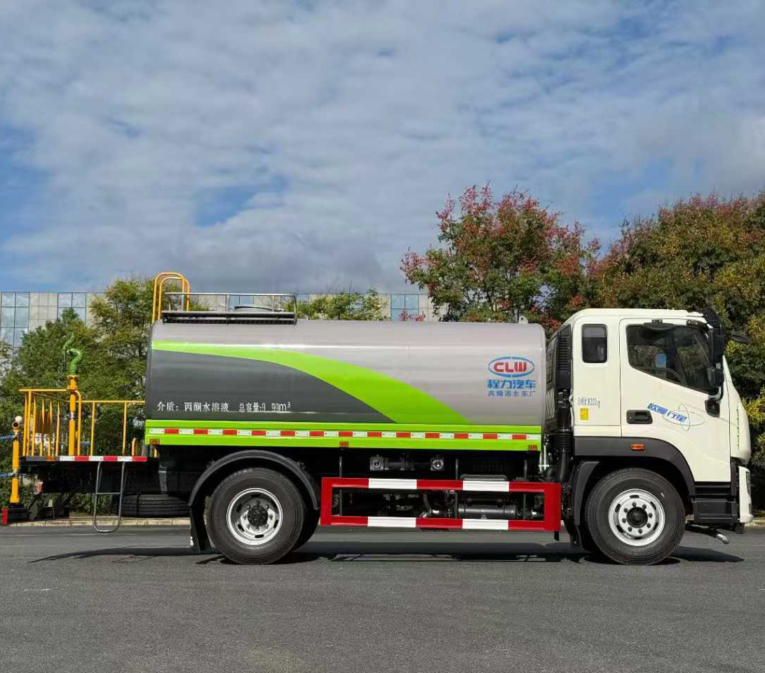 新型優(yōu)質(zhì)歐曼10m3綠化灑水車抑塵噴霧車城市道路抑塵消毒車圖片3