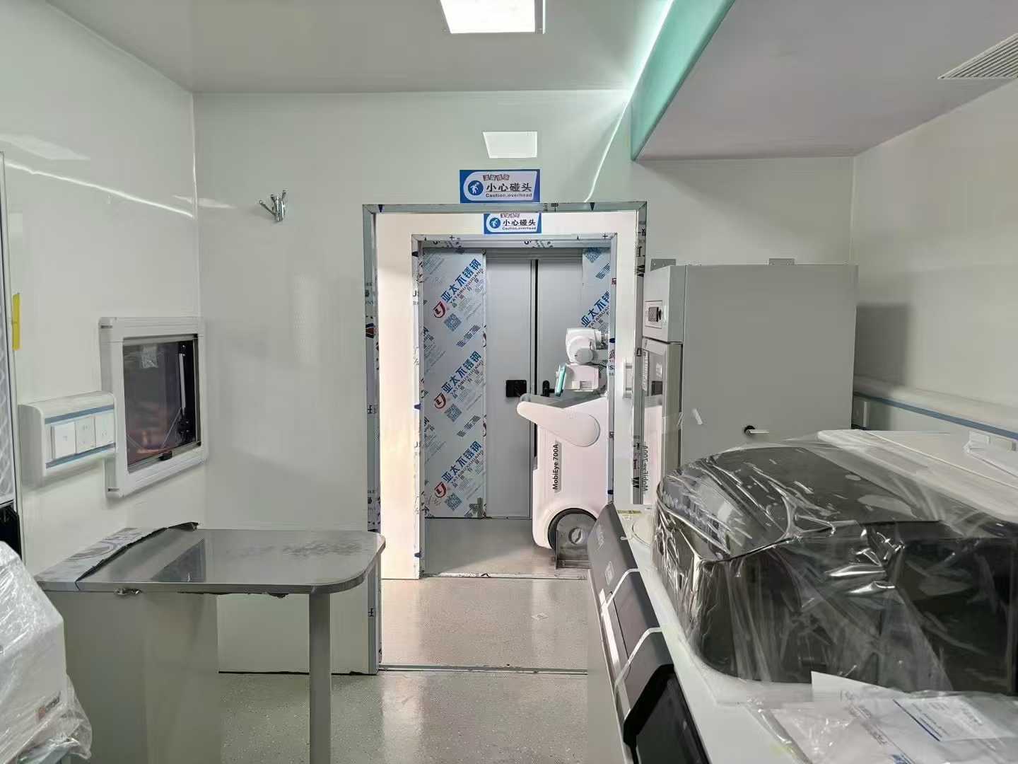 重汽汕德卡大型多功能方艙醫療車圖片4